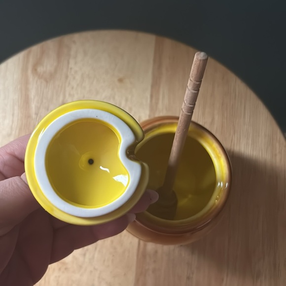 Le Creuset Honey Pot 🍯 - Picture 4 of 7